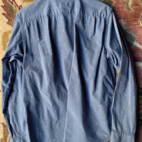 Old Navy Gray Polka Dot Button Down Shirt - Picture 3 of 3